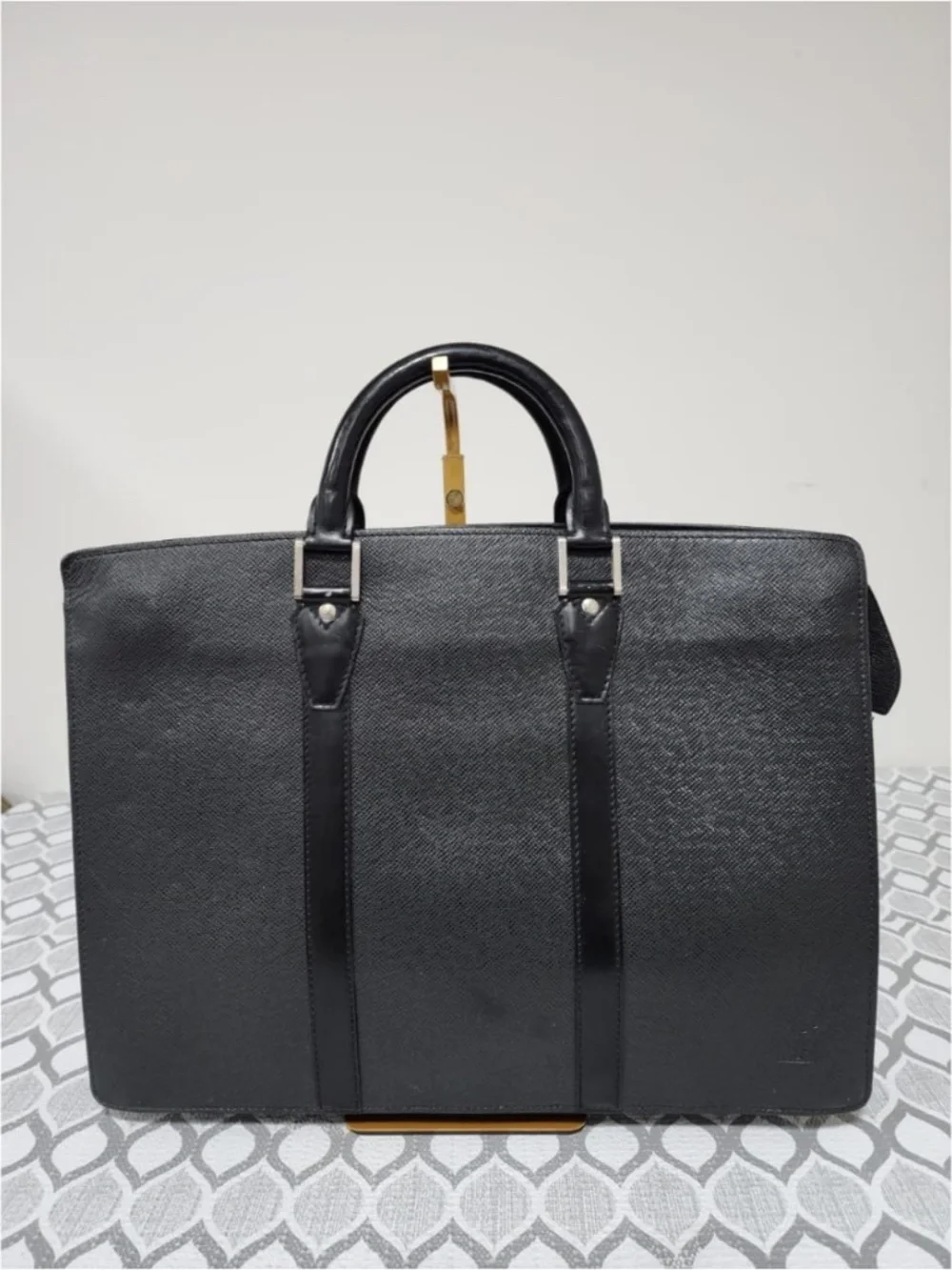 Authentic Louis Vuitton Taiga Lozan Briefcase Black